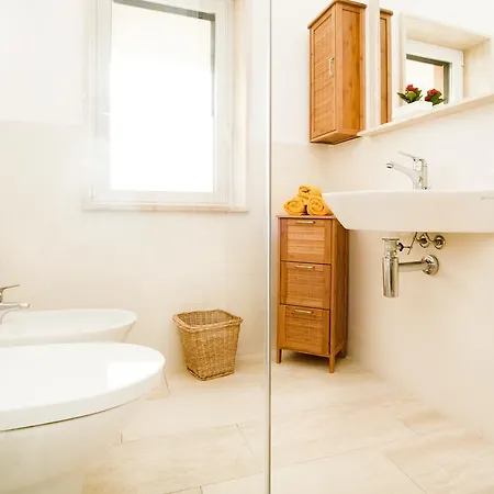 Casa Galli On Seafront For 2-4 Persons Feriehus