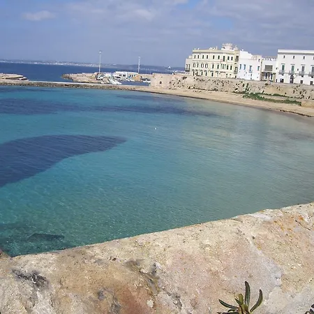 Feriehus Casa Galli On Seafront For 2-4 Persons Gallipoli